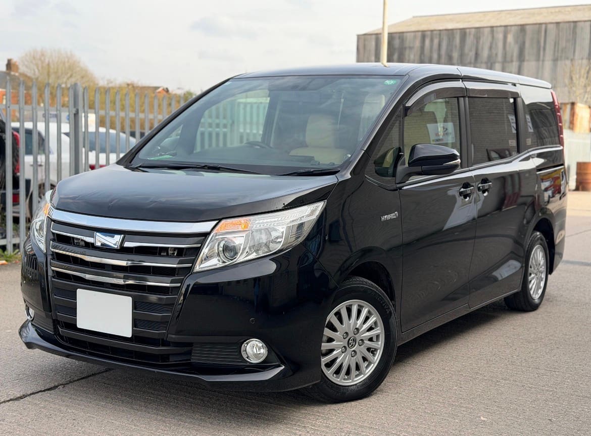 2014 Toyota Noah 1.8 Hybrid Automatic